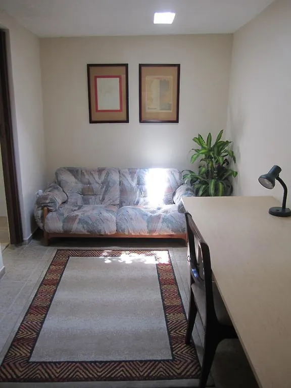 **  לינה וארוחת בוקר Nayon Casa La Hiedra אקוודור